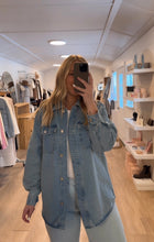 Load image into Gallery viewer, DEMI DENIM JACKET
